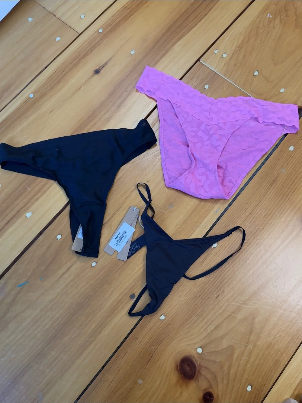 SKIMS UNDERWEAR PANTY BUNDLE SIZE SMALL (set of 3)